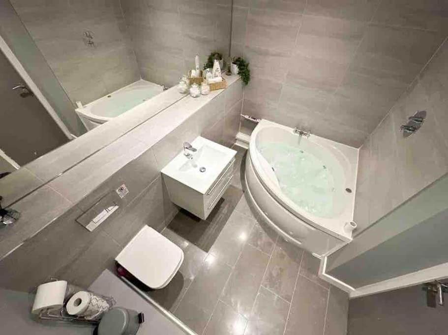 Align Lux Apartments, Liverpool City Centre מראה חיצוני תמונה